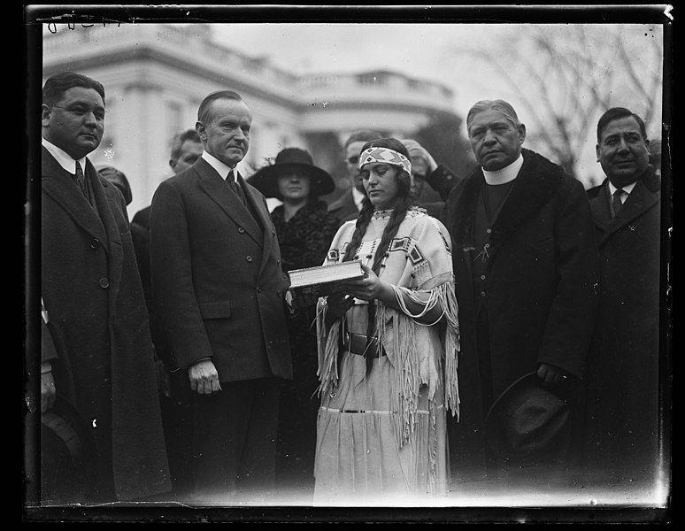 Calvin_Coolidge_with_Native_American_group_at_White_House__Washington__D.
